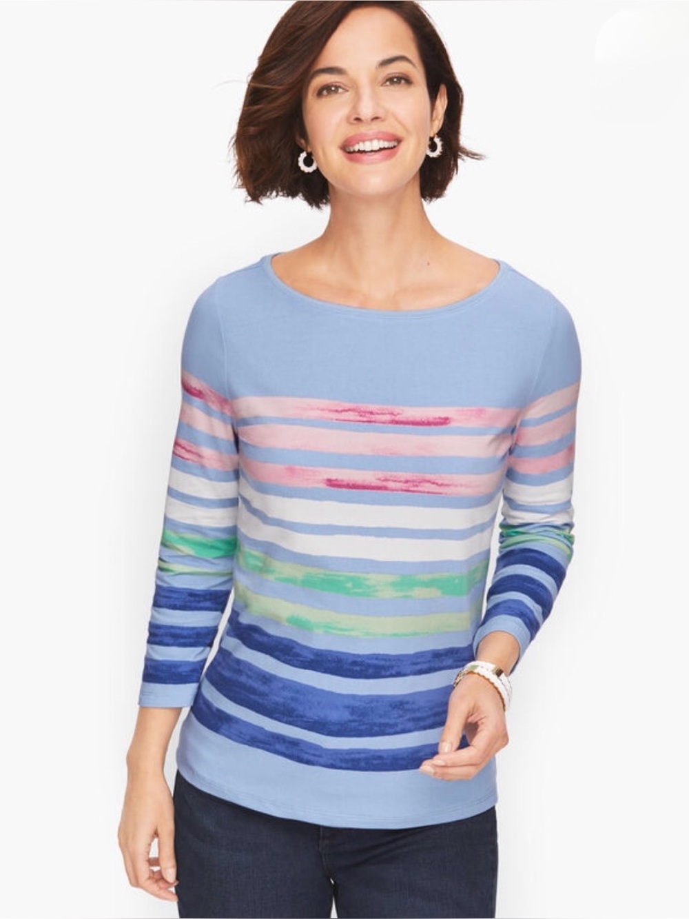 Bateau-neck light blue cotton tee with a painterly stripe medium